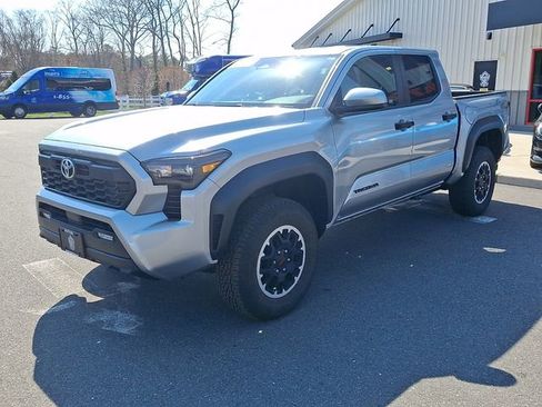 Used 2024 Toyota Tacoma TRD Off-Road AWD/4WD image 3