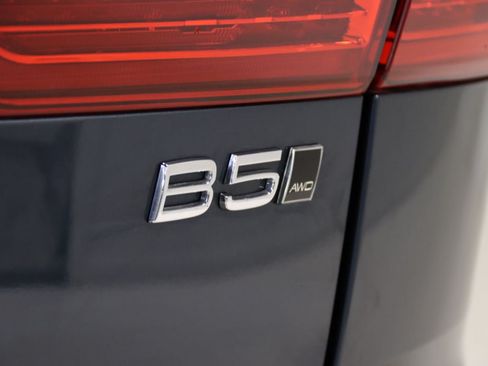 Used 2022 Volvo XC60 B5 Momentum w/ Advanced Package AWD/4WD image 13