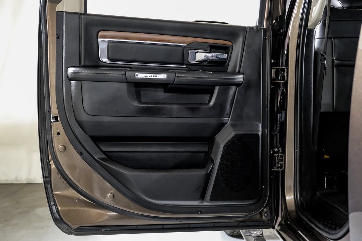 Used 2018 RAM 3500 Laramie AWD/4WD image 36