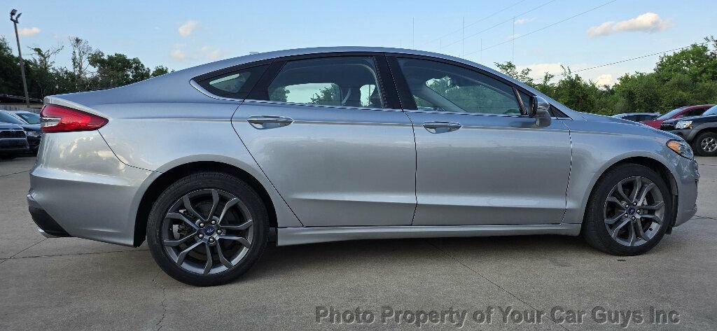 Used 2020 Ford Fusion SEL FWD image 11