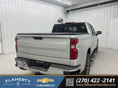 Used 2022 Chevrolet Silverado 1500 LT image 3