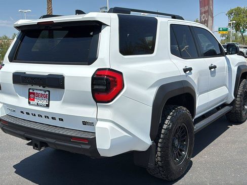 Used 2025 Toyota 4Runner SR5 AWD/4WD image 9