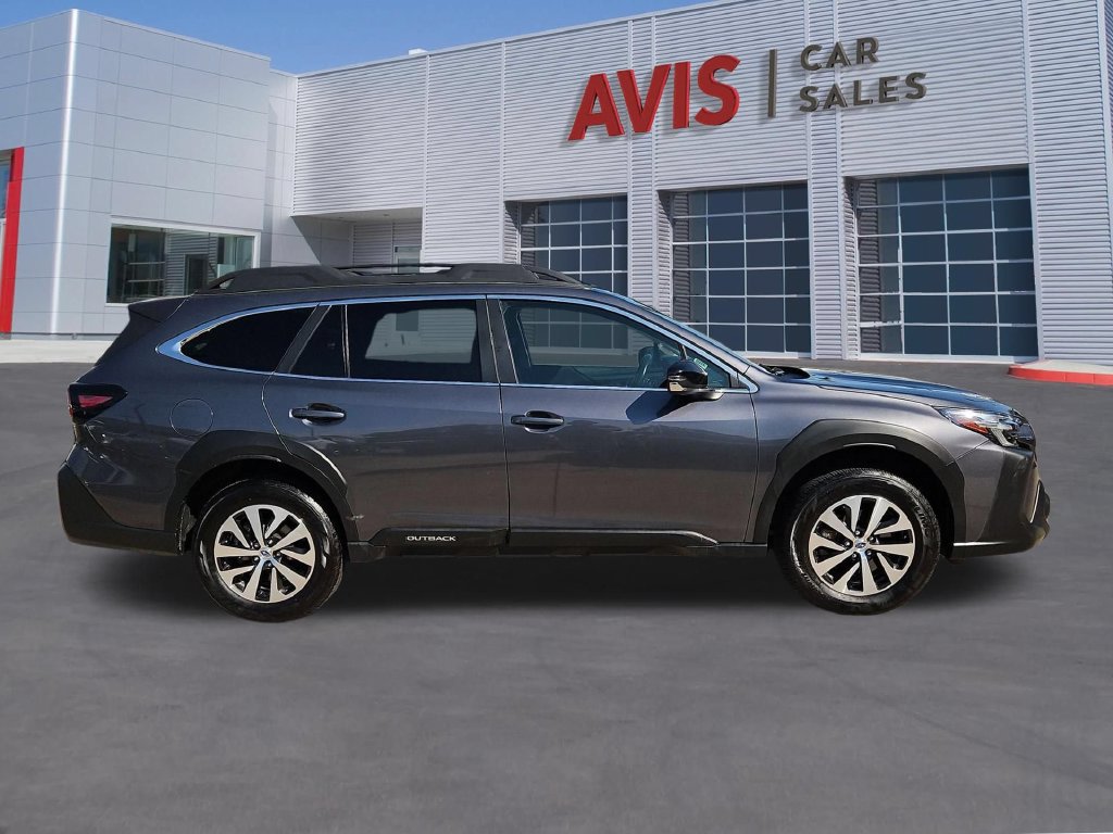 Used 2025 Subaru Outback Premium AWD/4WD image 4