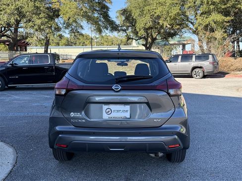 Used 2024 Nissan Kicks S image 6