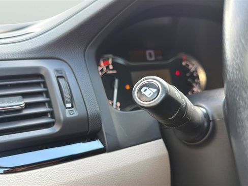 Used 2016 Honda Pilot Touring image 34