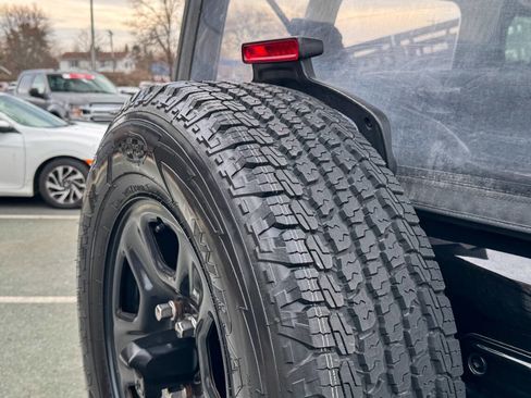 Used 2020 Jeep Wrangler Sport image 14