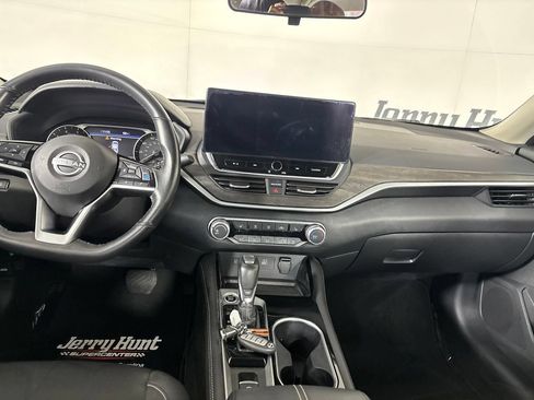 Used 2023 Nissan Altima 2.5 SV w/ SV Premium Package FWD image 27