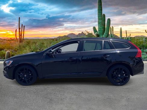 Used 2018 Volvo V60 T5 Dynamic w/ Vision Package FWD image 6