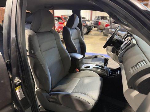 Used 2015 Toyota Tacoma 4x4 Double Cab w/ TRD Off-Road Package image 25