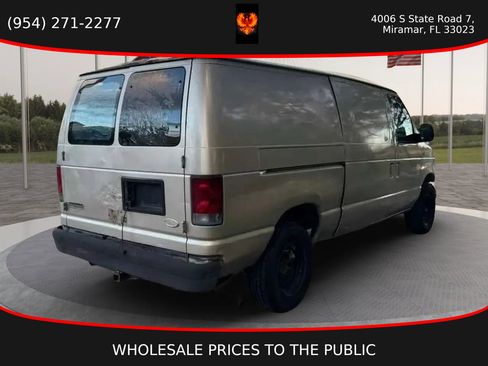 Used 2003 Ford E-250 and Econoline 250 Van 3D image 4