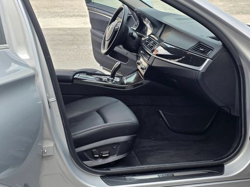 Used 2013 BMW 528i Sedan RWD image 11