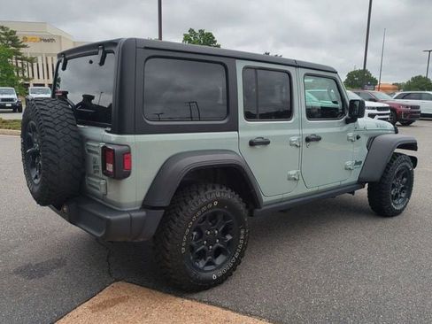Used 2023 Jeep Wrangler Unlimited w/ Cold Weather Group AWD/4WD image 4
