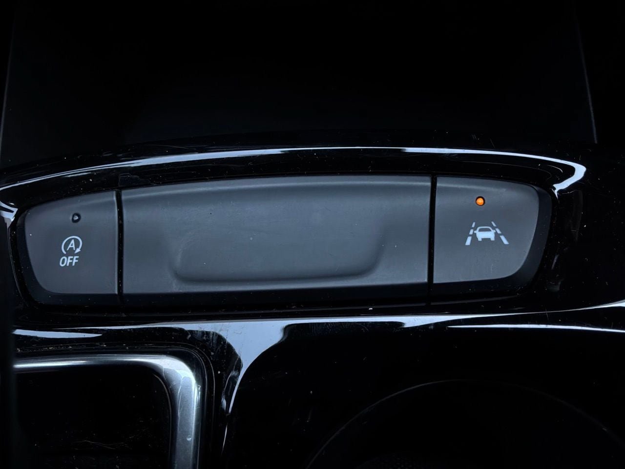 Used 2025 Chevrolet Trax LT FWD image 26