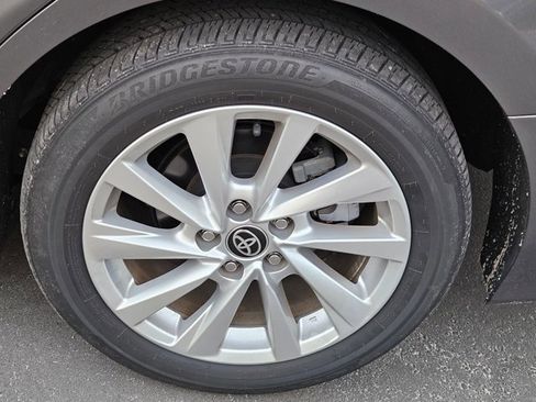Used 2023 Toyota Camry LE FWD image 5
