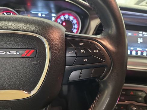 Used 2019 Dodge Challenger SXT image 17