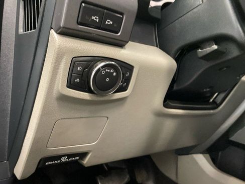 Certified 2022 Ford F350 XLT w/ XLT Value Package image 15