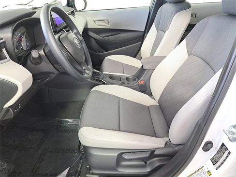 Used 2025 Toyota Corolla LE image 19