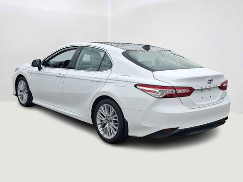 Certified 2020 Toyota Camry XLE image 9