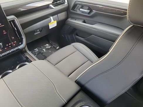 New 2026 GMC Yukon Elevation w/ Elevation Premium Package image 15
