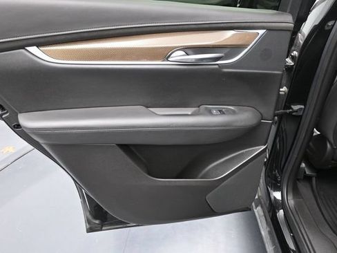 Used 2019 Cadillac XT5 Platinum AWD/4WD image 23