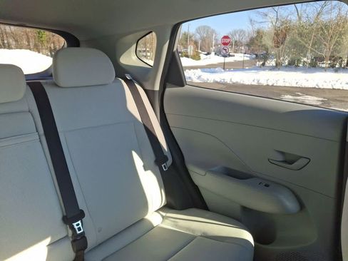 Used 2025 Hyundai Kona SEL image 14