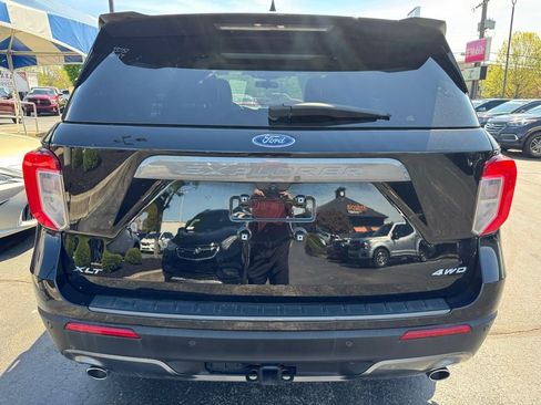 Used 2023 Ford Explorer XLT w/ Equipment Group 202A image 4
