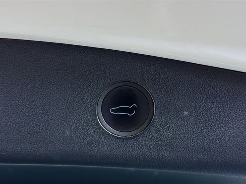 Used 2023 Tesla Model 3 Standard Range RWD image 29