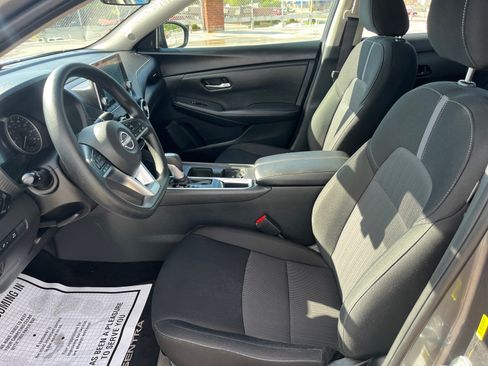 Used 2025 Nissan Sentra SV FWD image 18