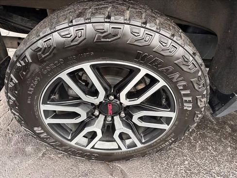 Certified 2024 GMC Sierra 1500 AT4 w/ Technology Package image 12