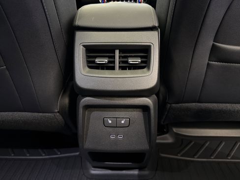 Used 2025 Chevrolet Equinox EV RS w/ Convenience Package II FWD image 28