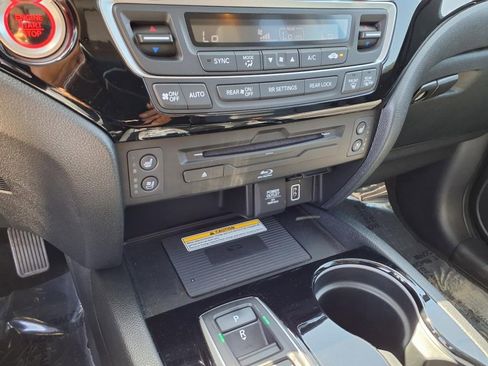 Used 2022 Honda Pilot Elite image 25