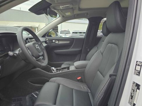New 2026 Volvo XC40 B5 Plus w/ Protection Package Premier image 21