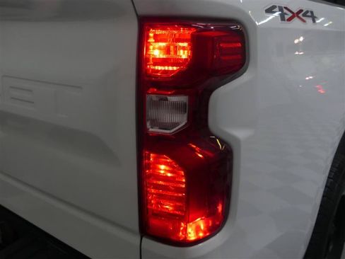 Used 2020 Chevrolet Silverado 1500 W/T w/ WT Value Package AWD/4WD image 13