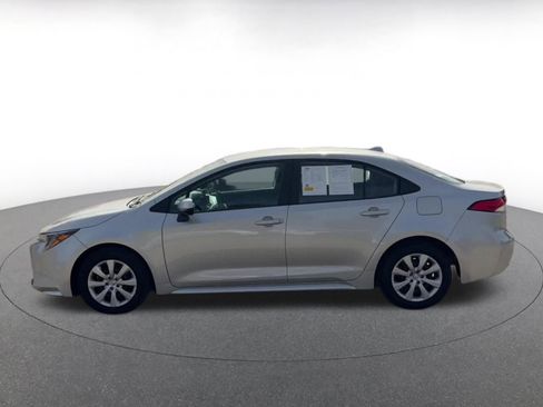 Used 2025 Toyota Corolla LE image 9