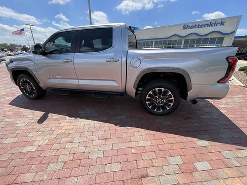 Used 2024 Toyota Tundra Limited AWD/4WD image 31