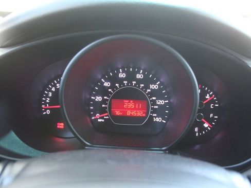 Used 2014 Kia Soul FWD image 28