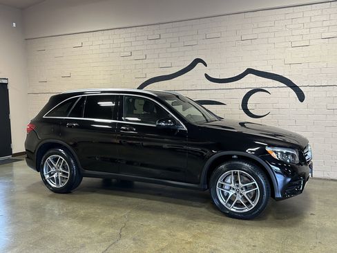 Used 2017 Mercedes-Benz GLC 300 4MATIC image 7