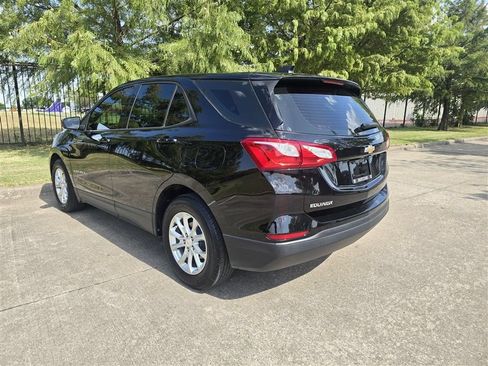 Used 2019 Chevrolet Equinox LS FWD image 4