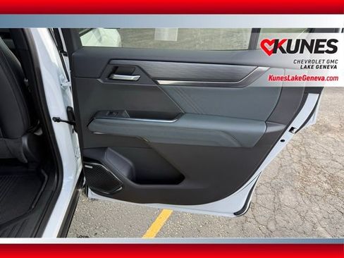 New 2026 GMC Acadia AT4 w/ Luxury Package AWD/4WD image 20