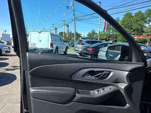 Used 2018 Chevrolet Traverse LS FWD image 9