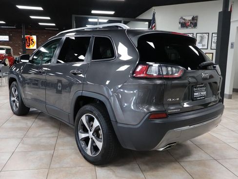 Used 2019 Jeep Cherokee Limited AWD/4WD image 3