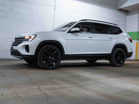 New 2026 Volkswagen Atlas SE AWD/4WD image 3