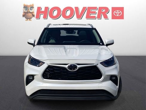 Used 2025 Toyota Highlander XLE image 7