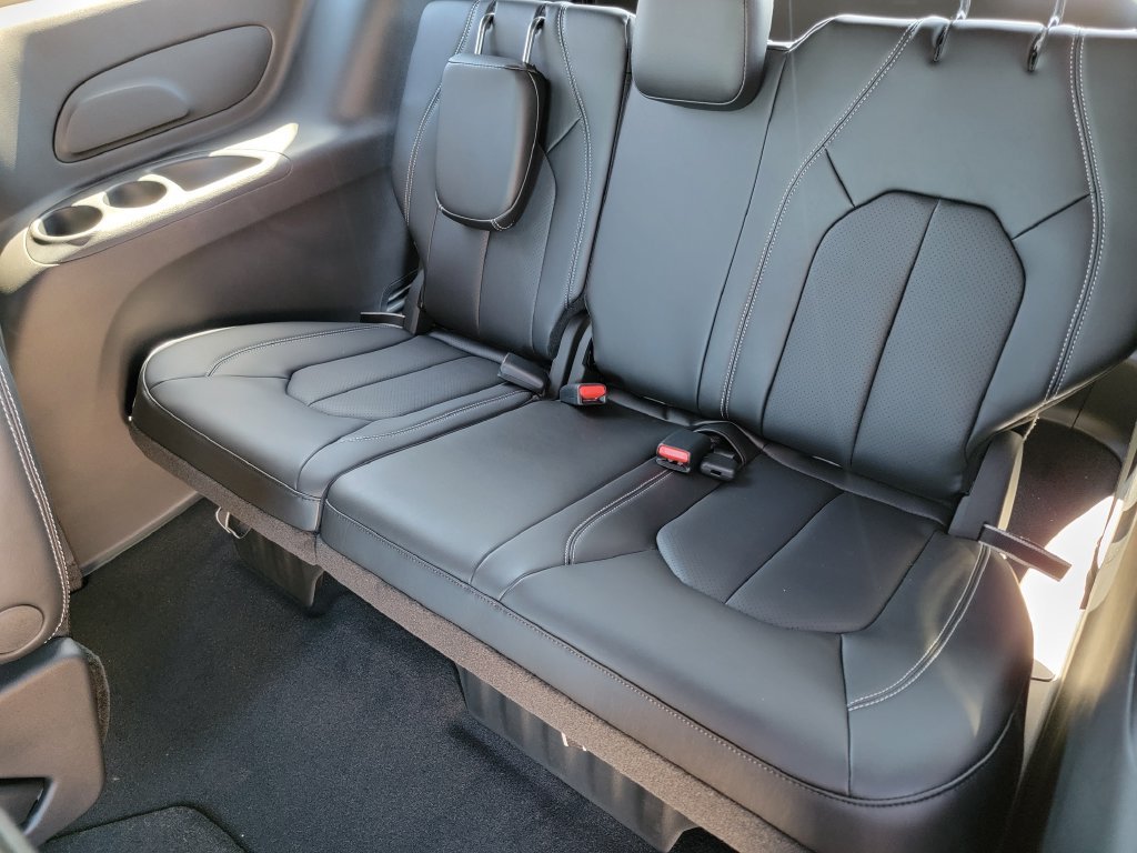 New 2026 Chrysler Pacifica Select FWD image 11