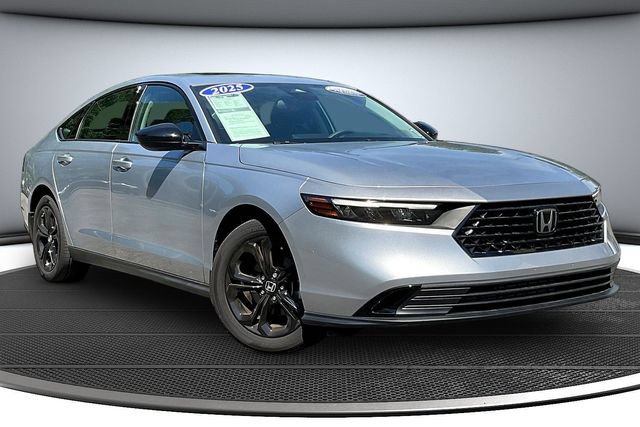 Used 2025 Honda Accord SE image 3