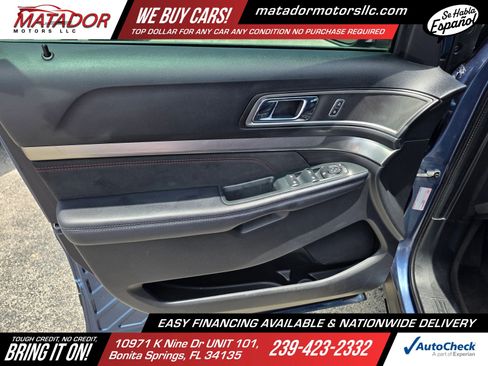 Used 2018 Ford Explorer XLT w/ Equipment Group 202A FWD image 12
