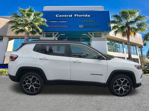 Certified 2025 Jeep Compass Limited AWD/4WD image 4