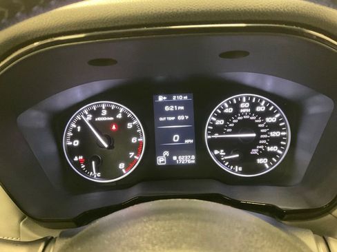 Used 2022 Subaru Outback Premium image 16