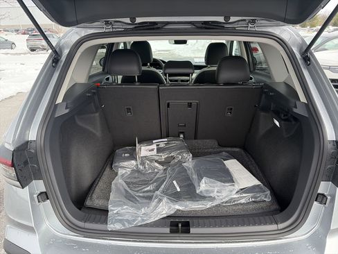 New 2026 Volkswagen Taos SE image 17