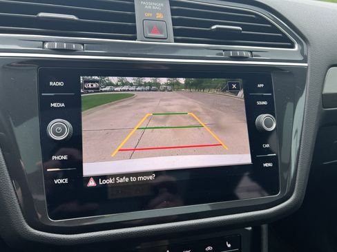 Certified 2023 Volkswagen Tiguan SE w/ Panoramic Sunroof Package FWD image 20
